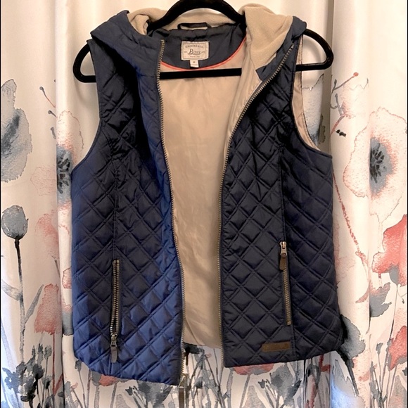 GH Bass co. fleece hooded vest, zipper closure - Picture 2 of 5